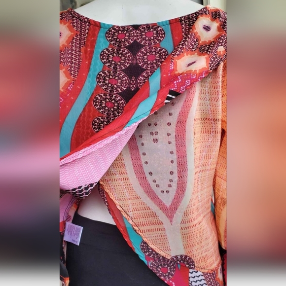 Patrons Of Peace Split Back Longsleeved Geometric Pattern Multicolored Boho Top - Picture 6 of 8